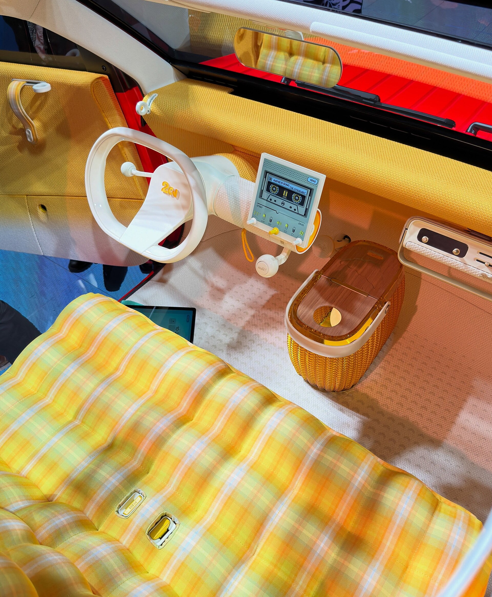 Interior: Citroën 2 CV Concept (2026) cabin